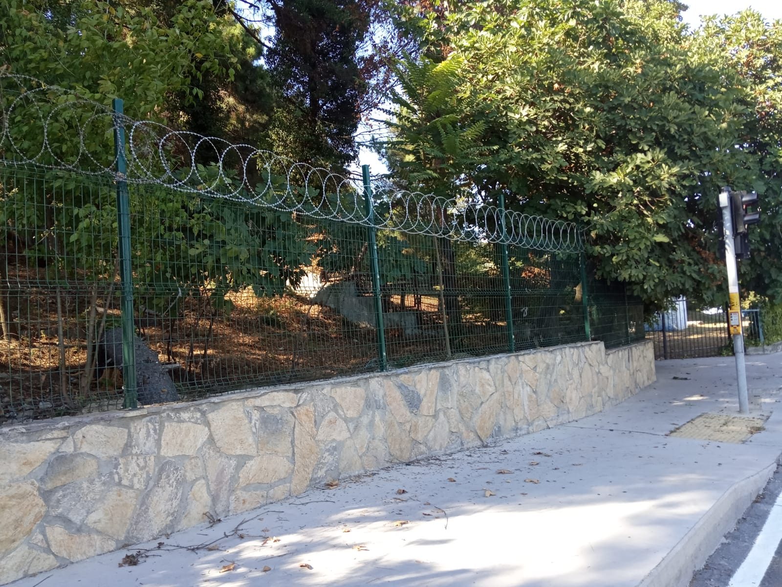 f25afeb6-a6cd-43f9-b73d-70f832844586