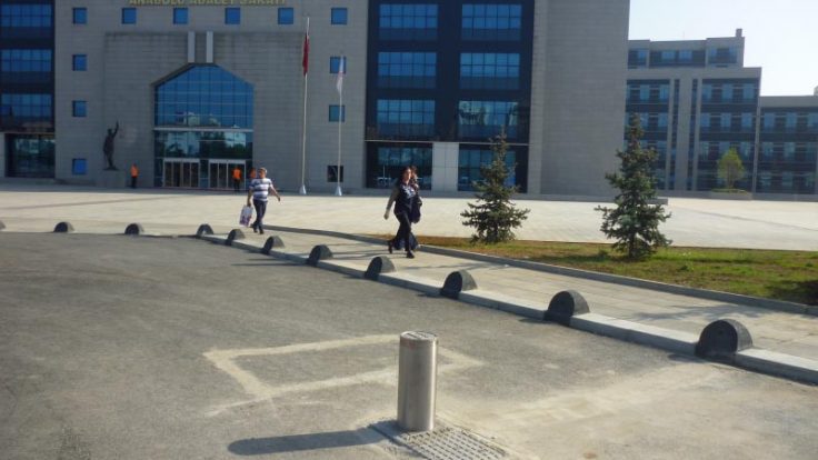 Anadolu Adalet Sarayı Bariyerleri